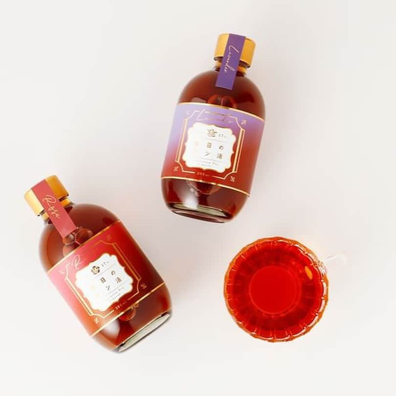 KURAND@日本酒飲み放題さんのインスタグラム写真 - (KURAND@日本酒飲み放題Instagram)「おうちで優雅なアフタヌーンティー🫖  🪻休日のヌン活 -Lavender- 🌹休日のヌン活 -Rose-  和紅茶や洋梨、ハーブが香るティーリキュール。 甘いスイーツと合わせれば、お家で贅沢アフタヌーンティーに✨  アフタヌーンティーはイギリス発祥の喫茶文化。 ホテルのラウンジやカフェでアフタヌーンティーを楽しむことを「ヌン活(アフタヌーンティー活動)」といいます。  香り高いお酒なら、カフェに行くより手軽にアフタヌーンティーを楽しめるかも？  優雅に一息つくためのヌン活リキュールです🫖  🍰おすすめのヌン活方法 可愛らしいセイボリーやスイーツ横に並べてみてください。 おうちが一気にホテルのラウンジように...😉  💡新しいお酒やキャンペーンはプロフィールから @kurand_info」11月29日 19時00分 - kurand_info