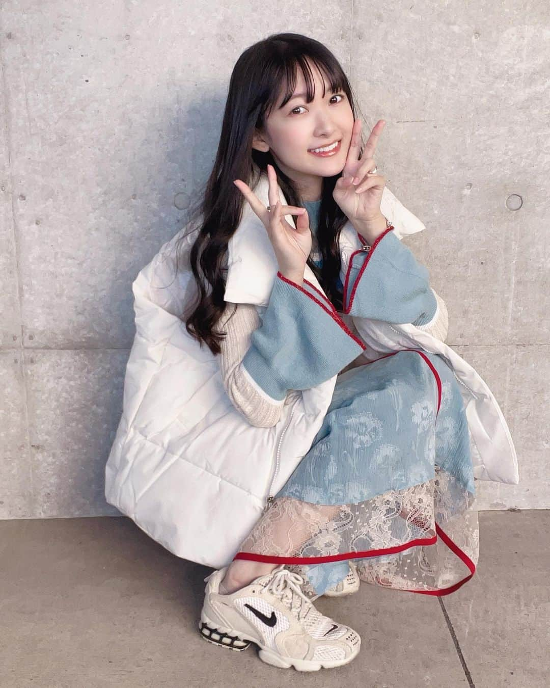 粟津麻依さんのインスタグラム写真 - (粟津麻依Instagram)「冬だね〜(・-・)🫶🏻❄️  今年もアウターは白系にしようと思ってます！  ⋅⋅⋅⋅⋅⋅⋅⋅⋅⋅⋅⋅⋅⋅⋅⋅⋅⋅⋅⋅⋅⋅⋅⋅⋅⋅⋅  Ada.のジップ付き高機能ダウンベスト⟡.·  カジュアルにも 綺麗めなスタイリングにも合う◎ 軽くてあったかい☺️  @__ada.official__  #ada. #エイダ #エイダコーデ #タイアップ #ZOZO #ZOZOTOWN #ZOZOTOWN購入品 #ベスト #ダウンベスト #キルティング #153cm」11月29日 17時55分 - awatsumai