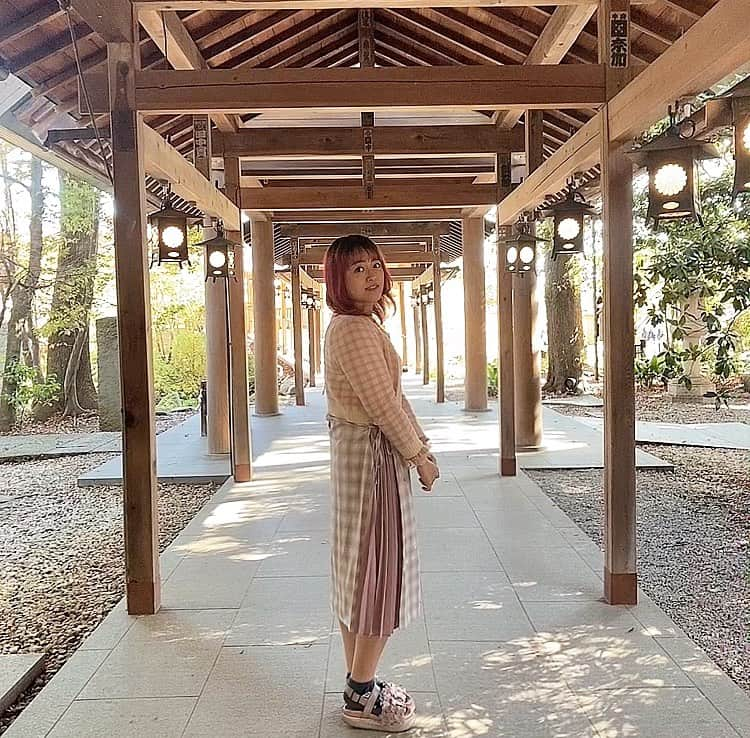 森崎アリスのインスタグラム：「💖💖💖💖💖💖💖💖💖💖💖  いつかの川越氷川神社⛩️  めっちゃ映えるとこ見つけたワイ。  #川越氷川神社 #100キロ台からのダイエット  #痩せた #まだまだダイエット #がんばる  #ピンク星人 #moriari」