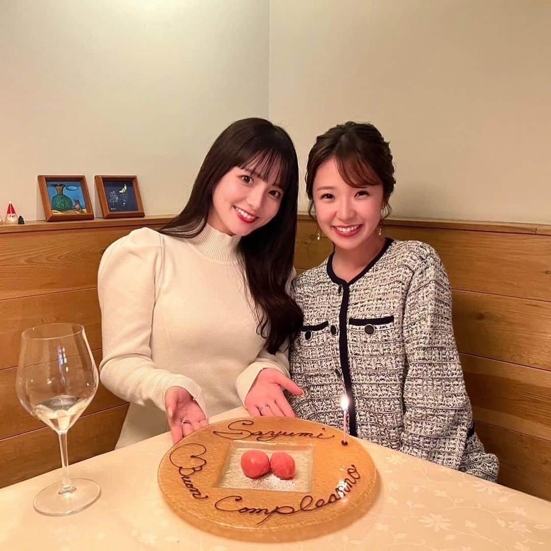 横山紗弓さんのインスタグラム写真 - (横山紗弓Instagram)「本日、27歳になりました🕯️  たくさんのお祝いのmessage ありがとうございます♡ 朝からずっと幸せな気持ち😌  お誕生日は、周りへの感謝と共に どんな歳の重ね方をしたいか自分と向き合うのですが 27歳✨なんだか次から次に浮かんできます🫧 挑戦してみたいこと、成し遂げたいこと ぜーんぶ楽しんで「素敵な1年になりますように」 叶えます🫶 #birthday」11月29日 18時03分 - 1129sym