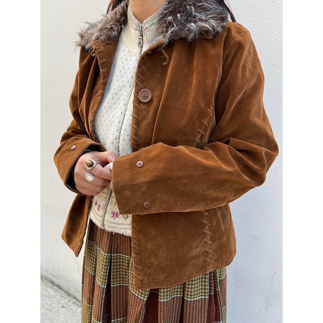 古着屋フラミンゴ下北沢店のインスタグラム：「⠀ 【 ladies coordinate 】  ㅤㅤㅤㅤㅤㅤㅤㅤㅤㅤㅤㅤㅤ#古着 #古着屋 #古着mix #東京 #下北 #下北沢古着 #フラミンゴ下北沢店 #leatherjacket #checkskirt #drmartens #レザージャケット #チェックスカート #fashion #tokyo #shimokitazawa #vintage #vintagefashion #vintageclothing #vintagestyle #usedclothing #2hand #instagood #tflers #ootd #outfit #いいね返し #优质的 #下北泽　#빈티지 #시모키타자와」