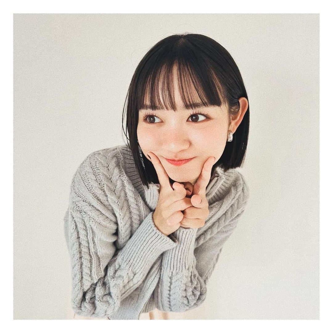 近藤結良さんのインスタグラム写真 - (近藤結良Instagram)「🩶🛜 ぴーすぴーす 最後はかっこよく笑笑 * * #ニコラ #nicola #ニコモ #ニコラ12月号発売中 #近藤結良 #ゆらふぉとぐらむ #07line #ボブヘアー #ボブ女子 #ボブ女子高生」11月29日 18時15分 - yura_kondo.official