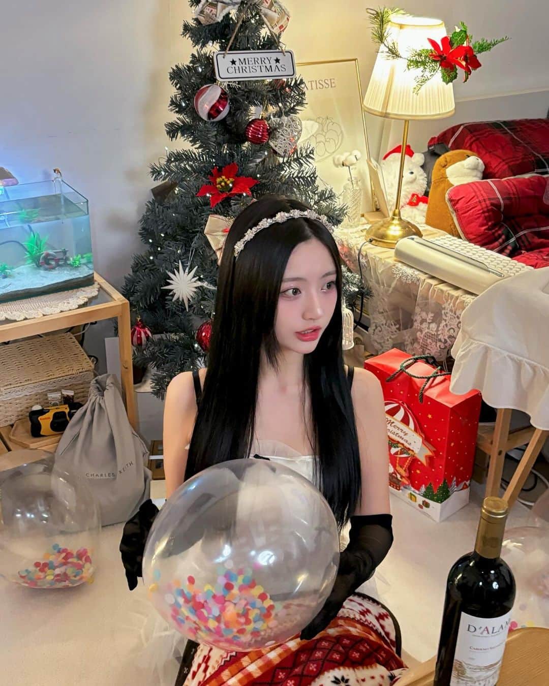 リュリのインスタグラム：「예쁜옷 입고 아리생파🎂🎈」