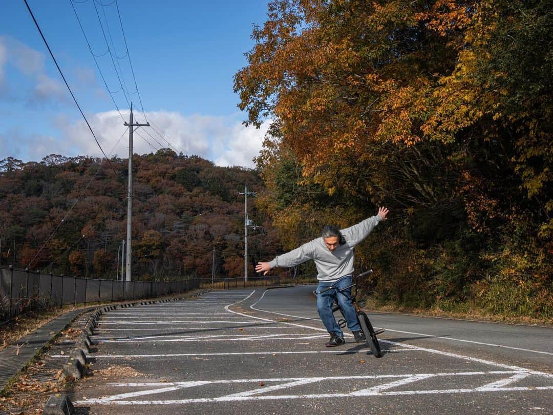 宇野陽介さんのインスタグラム写真 - (宇野陽介Instagram)「TAKARAZUKA MOUNTAIN SIDE⛰️  #aresbikes #bmx #flatland #dvsshoes  #streetculture  #写真 #紅葉 #lumixphotography  #lumixjapan  #gh6 #hyogo #兵庫県 #宝塚」11月29日 18時10分 - yorkuno