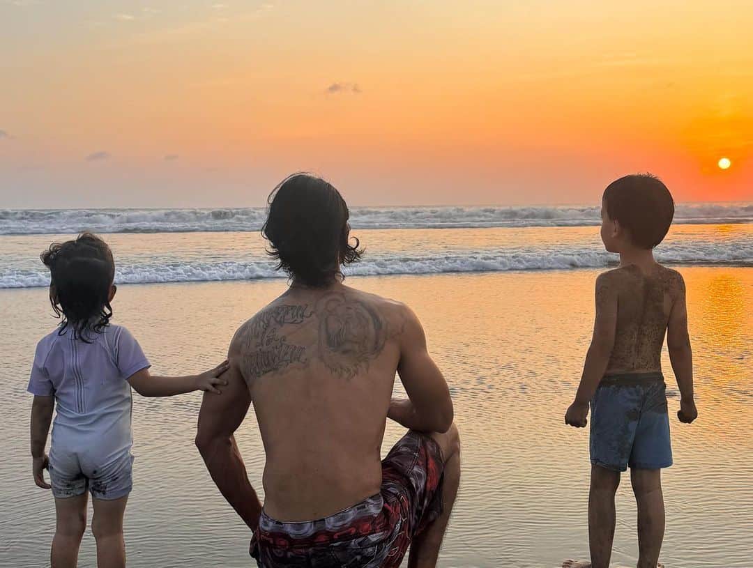 Kimberly Ryderさんのインスタグラム写真 - (Kimberly RyderInstagram)「You are the sunshine of my life.. My little blessed family, Alhamdulillah.. My responsibility, Bismillah🤲🏻」11月29日 18時14分 - kimbrlyryder