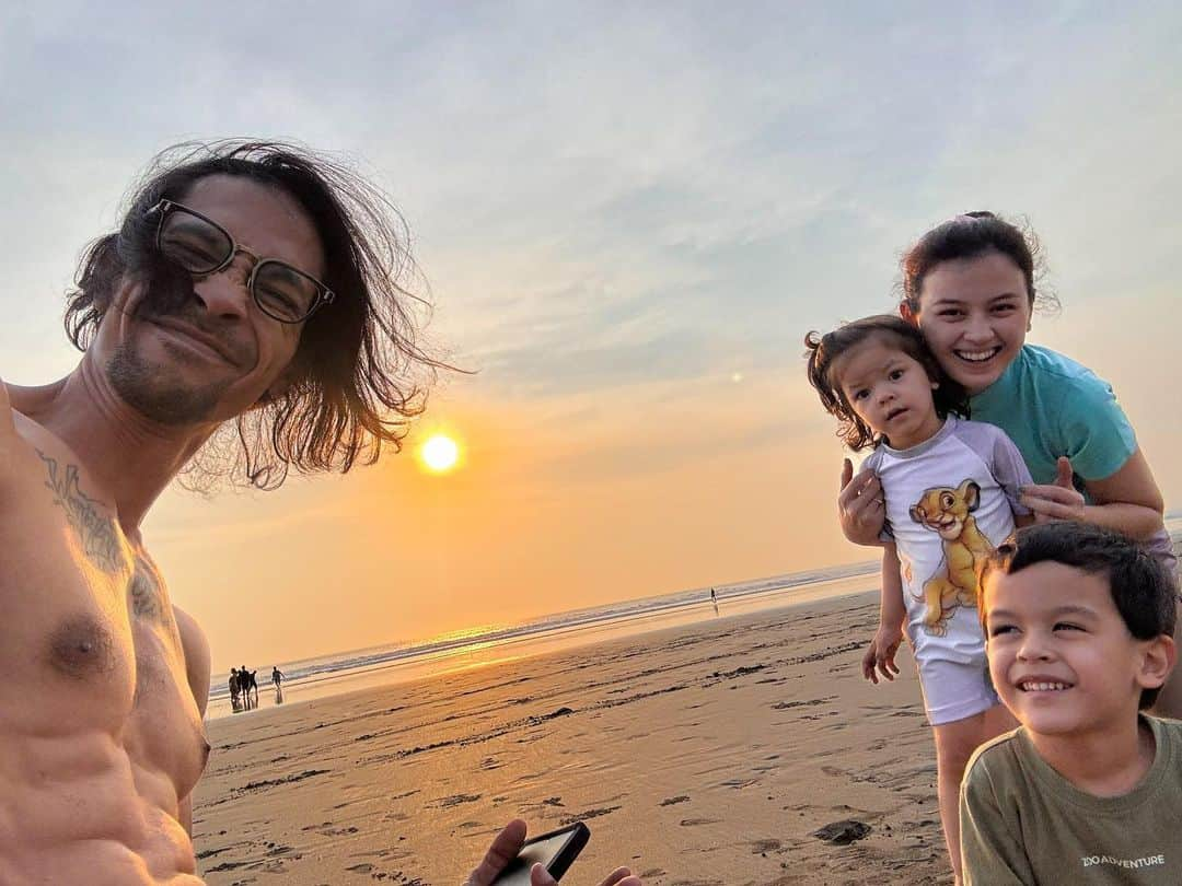 Kimberly Ryderさんのインスタグラム写真 - (Kimberly RyderInstagram)「You are the sunshine of my life.. My little blessed family, Alhamdulillah.. My responsibility, Bismillah🤲🏻」11月29日 18時14分 - kimbrlyryder