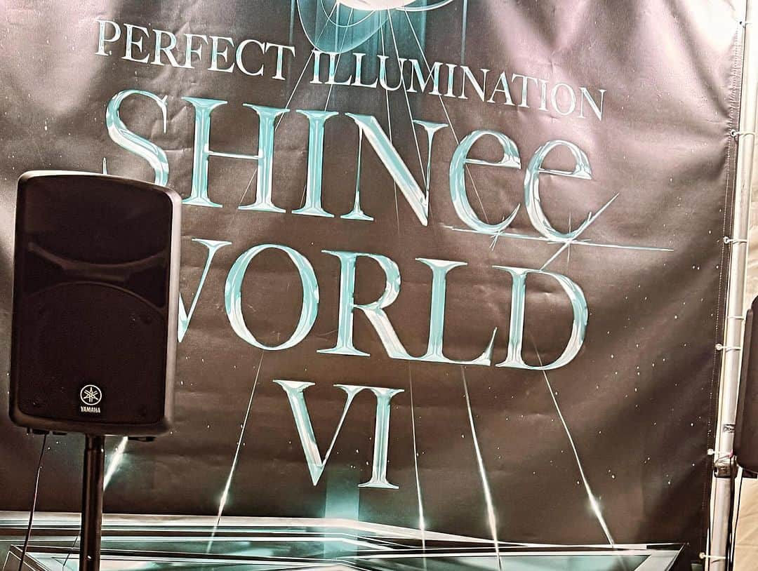 JILLさんのインスタグラム写真 - (JILLInstagram)「「WORLD VI ［PERFECT ILLUMINATION］ 代々木第一体育館 あぁ、買っちゃいましたぁ💕  #shineeworldvi  ———————————— #12月30日大手町三井ホール ———————————— #jillpersonz  #personz  #youtubepersonzチャンネル #note  #jillpersonz  #エアプレ #JILLプレ #ラジオ高崎 #三味線jill屋」11月29日 18時14分 - jillpersonz