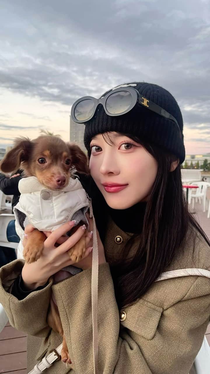 菊池せいらのインスタグラム：「🐶🤍🏝  #ootd #데일리 #데일리룩 #오오티디 #일본 #일본인 #오다이바」