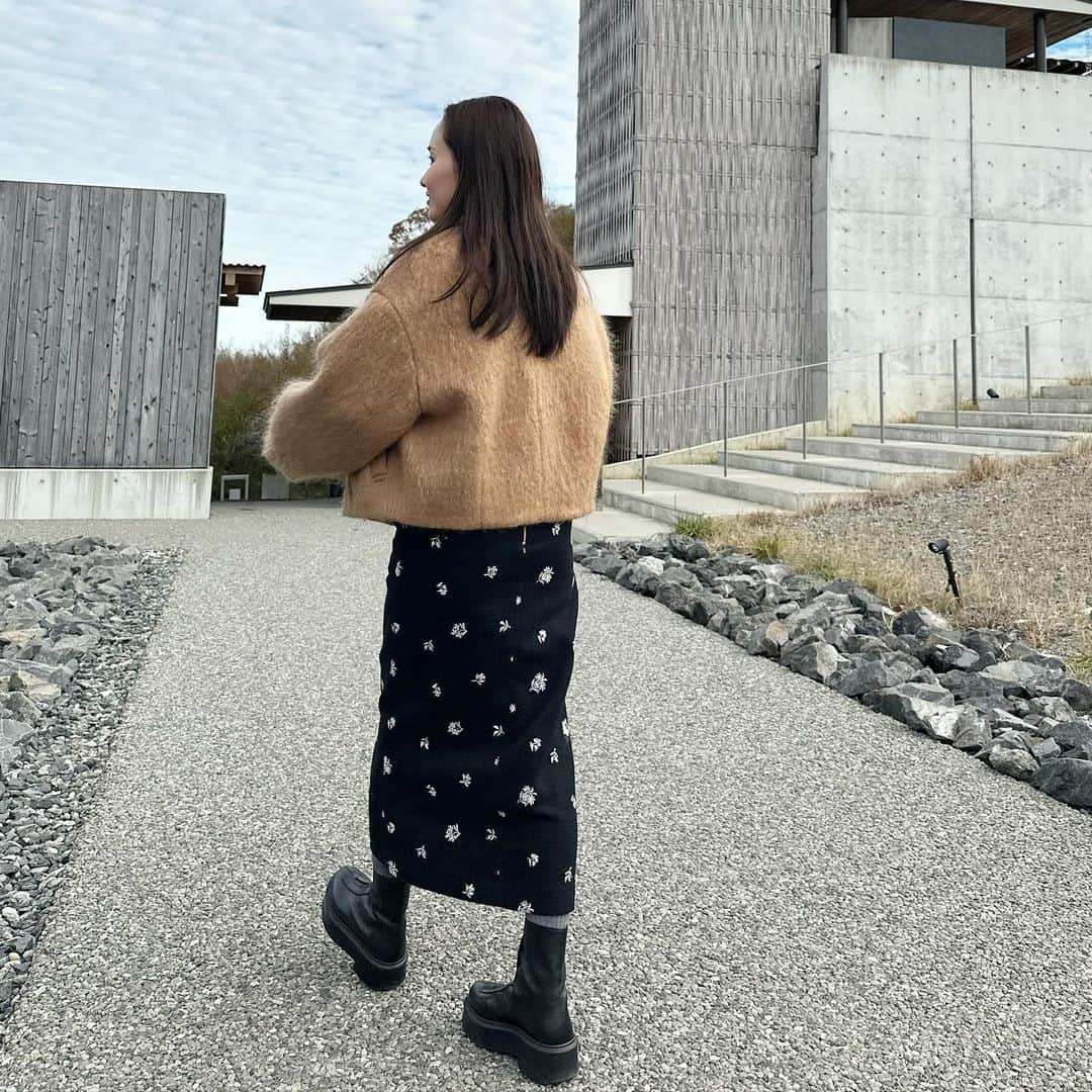 kyoco_ococさんのインスタグラム写真 - (kyoco_ococInstagram)「2日目コーデ👀🤎  outer/skirt @_bluelea_  bag @dior boots @therow」11月29日 18時19分 - kyocoococ