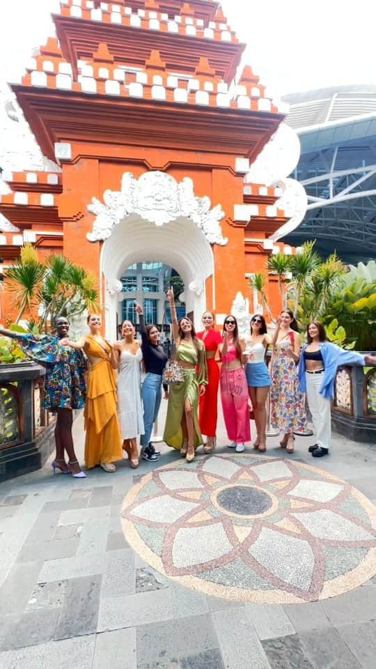 Ivan Gunawanのインスタグラム：「Welcome to our top 10 @missgrandinternational 2023 in Bali 👑  Enjoy your stay in Bali at @balimandira and we are looking forward with more exciting acitivities with @mscosmeticofficial  @missgrandinternational @nawat.tv @teresa.mgi   @mscosmeticofficial @maharanikemala @yayasanduniamegabintang @ivan_gunawan @balimandira  #mscosmetic #balimandirabeachresort #MissGrandInternational2023 #MGI2023 #MissGrandIndonesia2023 #YayasanDuniaMegaBintang #IvanGunawan」