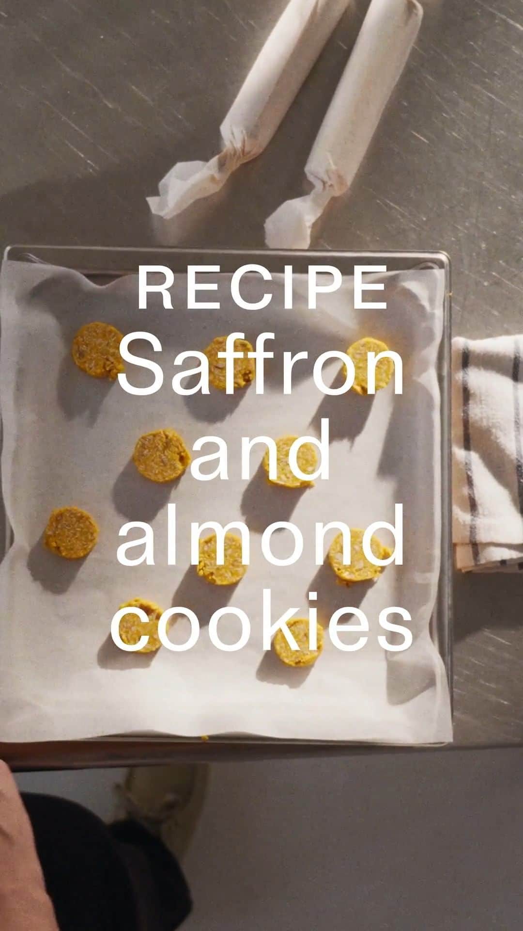 ARKETのインスタグラム：「Seasonal baking with @chefmartinberg – Saffron and almond cookies.  Prepare for holiday gatherings with a new recipe from the ARKET Café. Easy to make, impossible not to love. Read the full recipe: link in bio. - #ARKET」