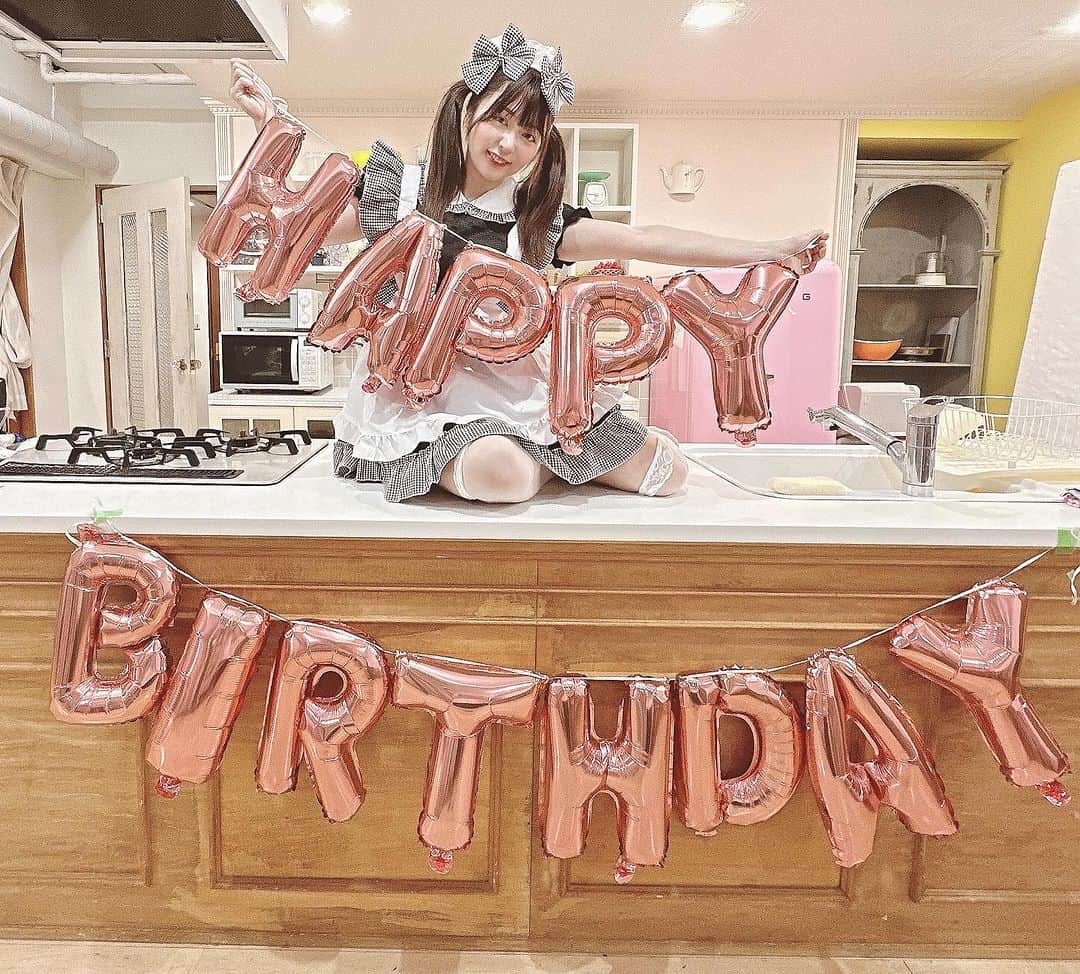 星那美月のインスタグラム：「11/30は良い竿の日🎣！…私の誕生日w  今年もAmazonから沢山プレゼントありがとうございました😭🎁欲しい物リストは非公開にしましたー！！ロリータおばさん頑張ります🎂😚」