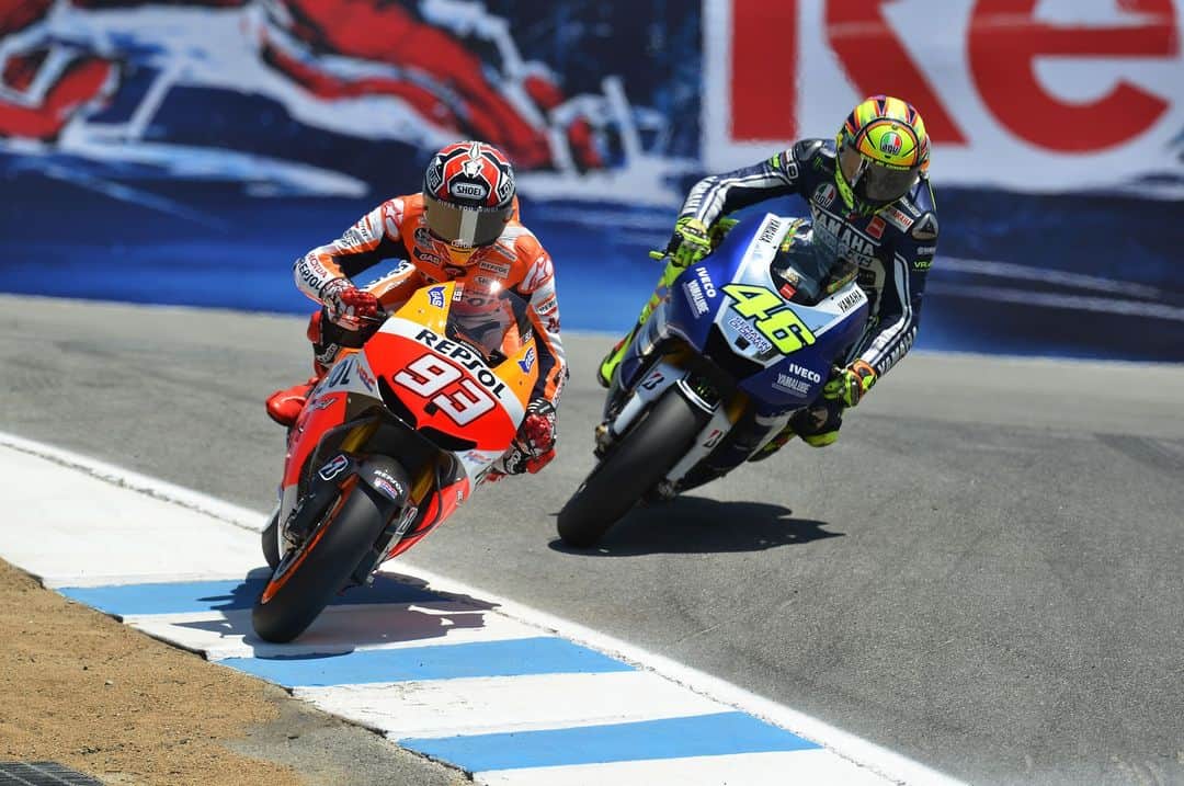 レプソル・ホンダのインスタグラム：「Win 03 🏆  That move tho 😱 @marcmarquez93 repeated a bit of history to win his first race in Laguna Seca, leading a Honda 1 - 2 with @stefanbradl6 following him home in second. The smile said it all 😃  #LookingBackOnMM93 🐜」