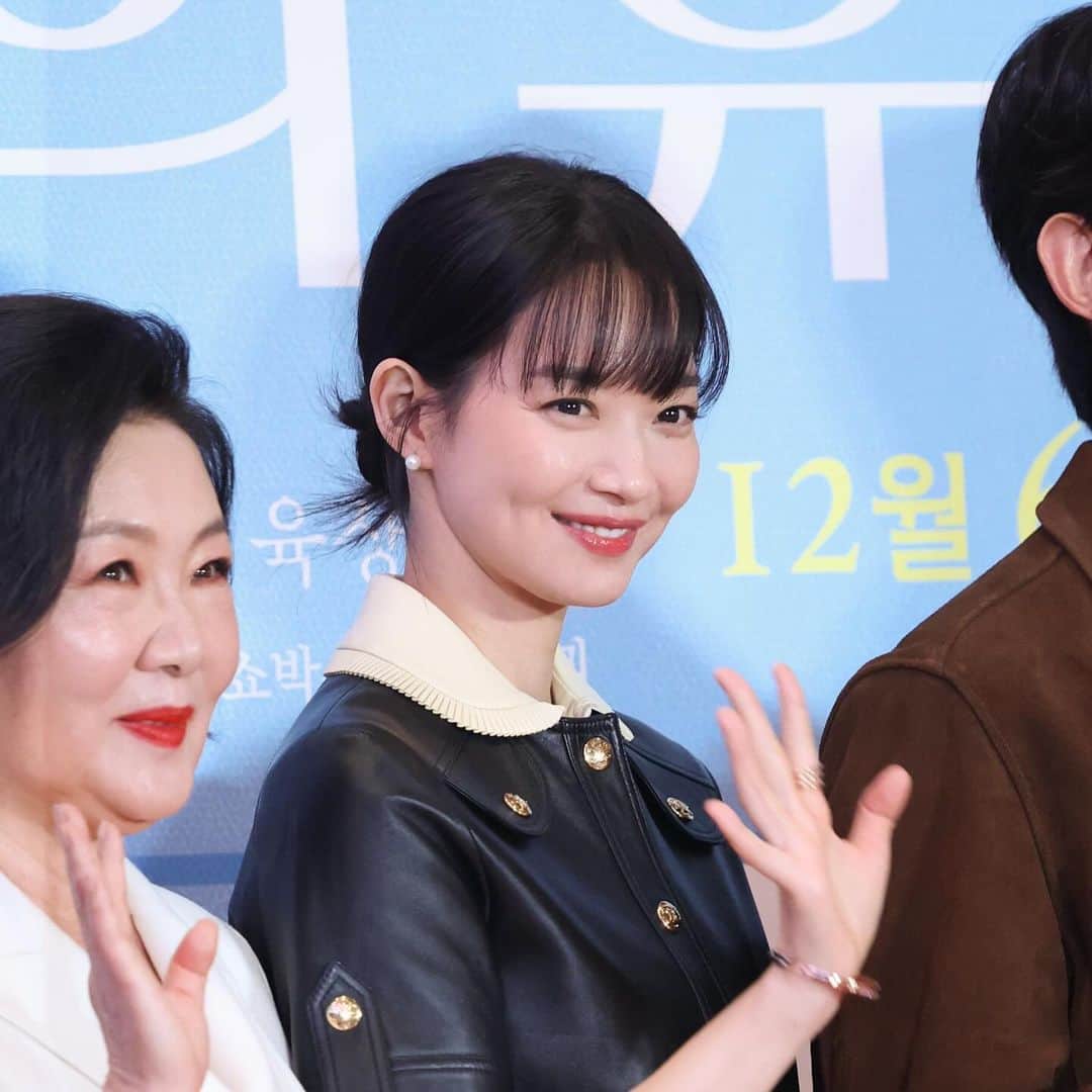 シン・ミナのインスタグラム：「🤍3일의휴가🤍 D-7」