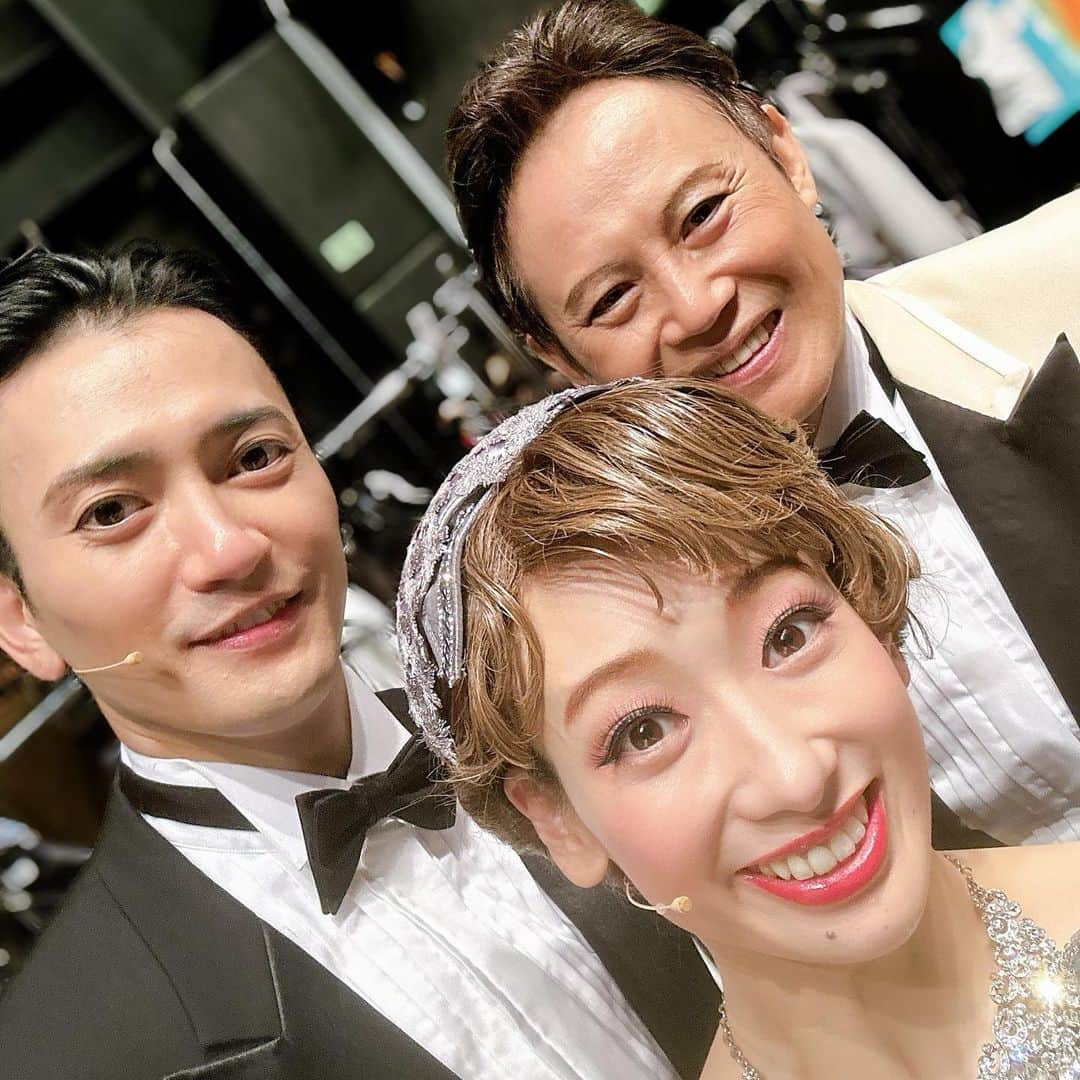 音波みのりさんのインスタグラム写真 - (音波みのりInstagram)「想い出投稿  ✨第六弾✨  皆さんとのお写真〜 時間がなくて撮れなかった方も 沢山いらっしゃいますが😭 玉野さん 凰稀さん 中河内さん りりかちゃん 鯨井さん MAOTOさん 宮崎さん とのお写真〜」11月29日 18時40分 - minoriotohaofficial.2022