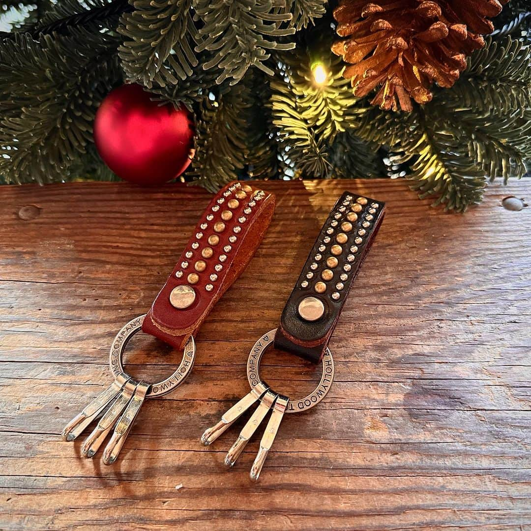 スタンダードカリフォルニアのインスタグラム：「HTC N&J Ring Key Holder #12-16-12 Round Mix.  @standardcalifornia_os  @standardcalifornia_movie   #standardcalifornia  #スタンダードカリフォルニア  #htc  #hollywoodtradingcompany  #keyholder  #ハリウッドトレーディングカンパニー  #キーホルダー  #internationalshipping  #overseashipping  #worldshopping  #worldshoppingjp」