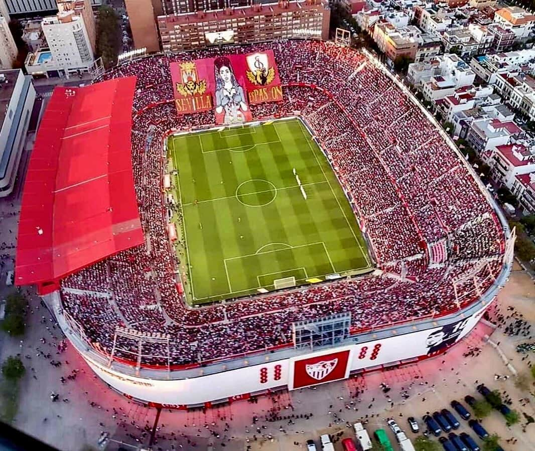 ヘスス・ナバスのインスタグラム：「Juntos somos más fuertes. Esta tarde, todos a Nervión. Vamos mi Sevilla  @sevillafc  @championsleague」