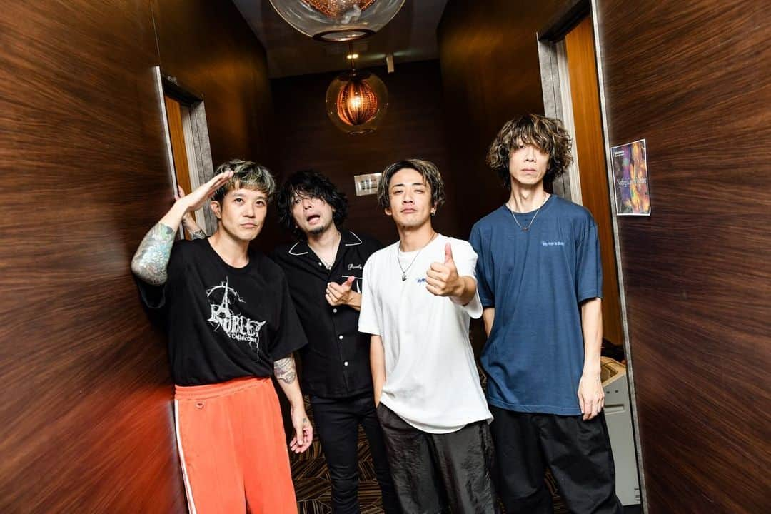 Nothing’s Carved In Stoneさんのインスタグラム写真 - (Nothing’s Carved In StoneInstagram)「【RULE’s】 ⁡ MEMBERSHIP SITE “RULE’s”にてPHOTOを更新しました。 ⁡ ”15th Anniversary Tour 〜Hand In Hand〜” 2023.11.6 at 福岡UNITEDLAB ⁡ https://fc.ncis.jp ⁡ Photo by @pyama17_photo  ⁡ ——————— "15th Anniversary “Live at BUDOKAN” 2024年2月24日(土)日本武道館 OPEN 16:30 / START 17:30 ⁡ チケット一般発売中！！ ・e+：https://eplus.jp/ncis/ ・ぴあ：https://w.pia.jp/t/ncis/ ・ローチケ：https://l-tike.com/ncis/ ⁡ 指定席 8,200円 / 学割指定席 6,200円  ※ともに税込 ⁡ 特設サイト：https://ncis.jp/15th/ ⁡ #NothingsCarvedInStone #ナッシングス #NCIS #SilverSunRecords #HandInHand #MyHairisBad #マイヘア #liveatbudokan #日本武道館 #ナッシングス武道館」11月29日 18時55分 - nothingscarvedinstone