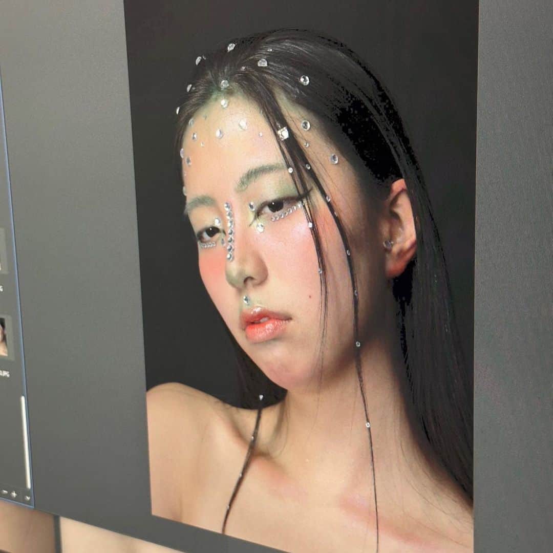東京ビューティーアート専門学校さんのインスタグラム写真 - (東京ビューティーアート専門学校Instagram)「先日JBMA主催フォトコンテストのグランプリ・準グランプリになった方対象の作品撮影にトータルビューティー科モデルコース2年生とトータルビューティー科トータルビューティーコースの1年生の学生が参加しました！  なかなか体験することができない外部の撮影に参加し、いい経験をすることができました😳  東京ビューティーアート専門学校では外部の様々な案件、イベントに参加することができます！！  詳しくはオープンキャンパスやLINEで聞いてみてくださいね🎶  オープンキャンパスの予約はホームページかLINEから🤍 .  詳しくはHP/プロフィールから🤲🏻 𝗧𝗼𝗸𝘆𝗼𝗕✖𝗮𝗿𝘁 @tokyo_beauty_art_college  .  #今日の東京ビューティーライフ #東京ビューティーアート #美容学生 #美容専門学校 #三幸学園 #jk #fjk #sjk #ljk #ヘアメイク #エステ #ネイル #美容 #beauty #ootd #メイク  #モデル #トータルビューティ #美容好きな人と繋がりたい #美容学生の日常 #美容学生の休日 #お洒落さんと繋がりたい #知る専 #美容学生あるある  #美容学生と繋がりたい #美容学生さんと繋がりたい #美容学生の放課後 #ヘアメイク撮影 #フォトコンテスト　#外部撮影」11月29日 18時56分 - tokyo_beauty_art_college