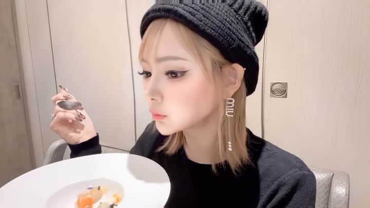 葉月芽生のインスタグラム：「たべてるときがしあわせ🤤💗」