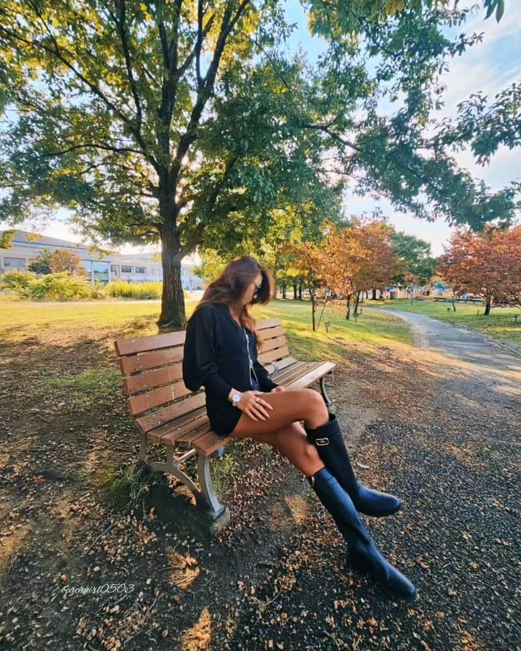 𝑵𝒐𝒓𝒊さんのインスタグラム写真 - (𝑵𝒐𝒓𝒊Instagram)「いつかの公園DAY💚⁡ ⁡.⁡ ⁡.⁡ ⁡.⁡ ⁡.⁡ ⁡.⁡ @mivialoca のダブルジッパーカーディガンお気に入り🫶⁡ ⁡.⁡ ⁡.⁡ ⁡.⁡ ⁡.⁡ ⁡.⁡ ⁡#PR #autumnoutfit #autumn #dayoff #park ⁡ ⁡#kawagoe ⁡#fashionstyle #fashion #coordinate ⁡ ⁡#boots ⁡#coach #snapme #blacklove ⁡ ⁡#コーデ #コーディネート #プチプラコーデ #ファッション⁡ ⁡#カーディガン #ブラックコーデ #ブーツ #大人女子⁡ ⁡#休日 #公園 #紅葉 #プチプラファッション #秋⁡ ⁡#秋コーデ #大人カジュアル #川越 #スナップミー」11月29日 19時26分 - beachgirl0503