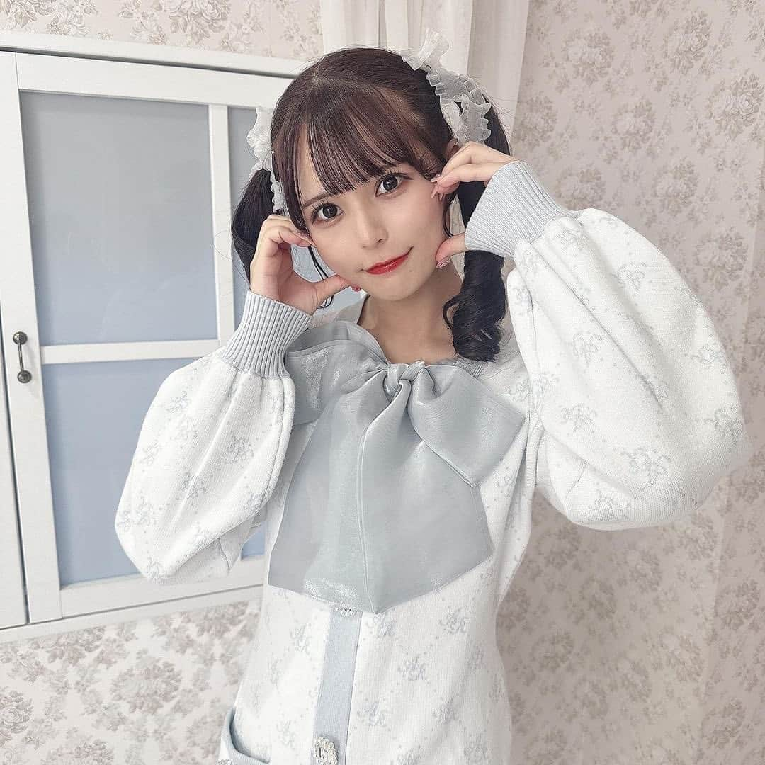 Ank Rougeのインスタグラム：「【press】  ♡Ank Rouge 2023 AW collection vol.6♡ 【 Diner♡Girl 】  オフショットを公開🎀  model▶︎ 桜井ひかるちゃん @hikarunroll_   12月1日 12時〜 公式通販サイトAilandにて公開✨  #桜井ひかる ちゃん #ankrouge」