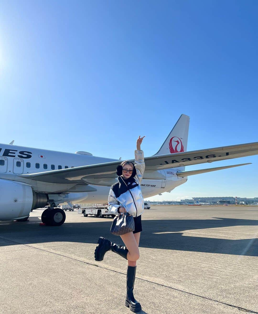 KAHOさんのインスタグラム写真 - (KAHOInstagram)「旅立ちます✈️💨  ・  ・   #airplane  #airportstyle  #airplanephotos  #gal  #northface  #northfacejacket  #outfits  #ootd #空港ファッション #飛行機  #羽田空港  #ギャル  #ギャルメイク  #ギャルコーデ  #海外ファッション  #海外ガール」11月29日 19時21分 - kaho____0902