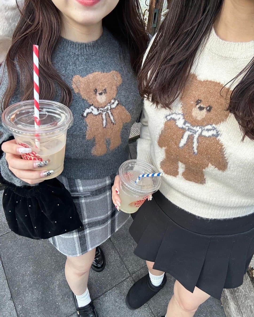 のインスタグラム：「フォロワー様に先見せ💞💞 ⁡ ストーリーやインスタライブでもすごく人気だった くまちゃんのニット🧸 ⁡ ⁡ 全部で3色です！ ぜひ詳細楽しみにお待ちください💞 ⁡ ⁡ #niceclaup #ナイスクラップ #ガーリー #ガーリーコーデ #大人コーデ #トレンドコーデ #大人可愛い #フェミニン #秋コーデ #冬コーデ」