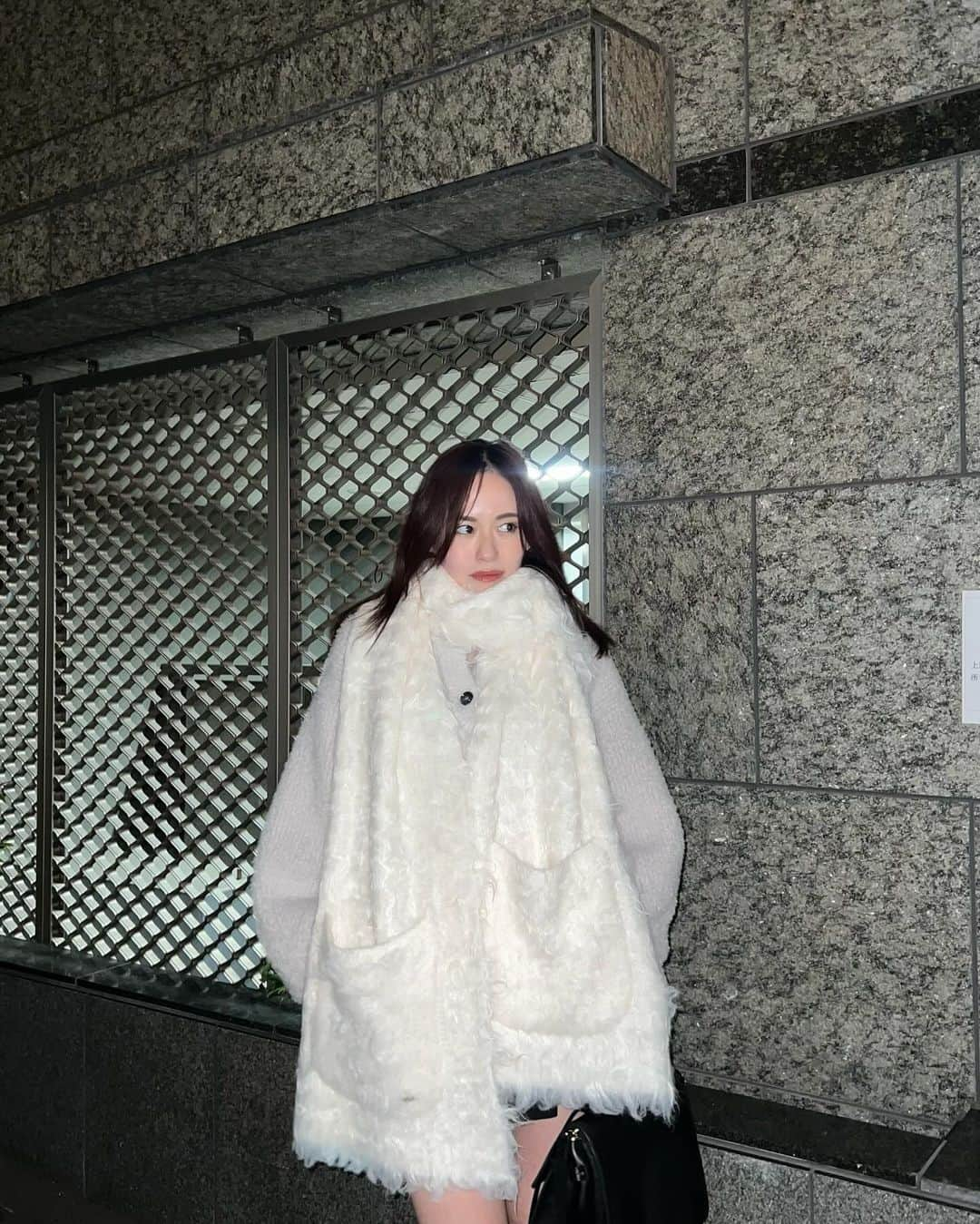 関本香里さんのインスタグラム写真 - (関本香里Instagram)「ㅤㅤㅤ 今日のふく。⛄️🧣 名付けるならば 平成GAL〜西野カナの冬ソングを添えて〜  普段あんましない格好に照れw 元々脚を出すスタイルがとても苦手 (脚に自信がないから🤣) でも出してかないと脚に対しての意識も低くなるなと思い 可愛いブーツも買ったので ショートボトムスタイルもどんどんしていこうと思います🤣  #kaori_clothes」11月29日 19時27分 - kaori_sekimoto_