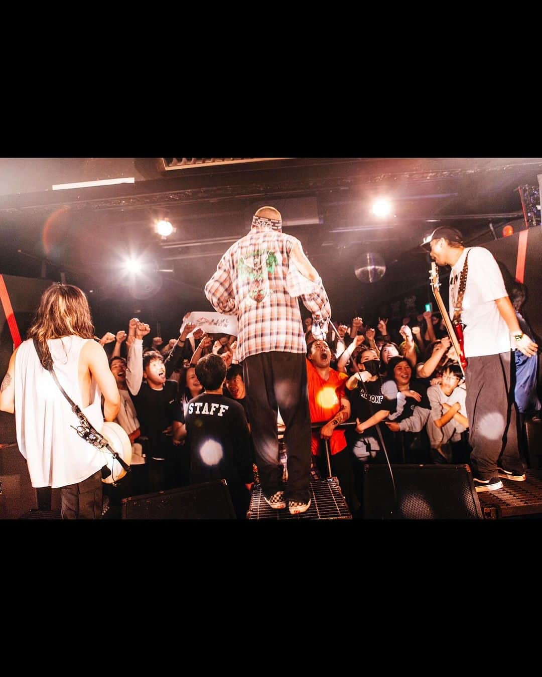 The BONEZさんのインスタグラム写真 - (The BONEZInstagram)「The BONEZ 10th Anniversary Tour  "47 AREAS”後半戦 37本目！！ 前橋 DYVER  Thank you SOLD OUT！！！！ photo by @ysz.photo」11月29日 19時42分 - the____bonez