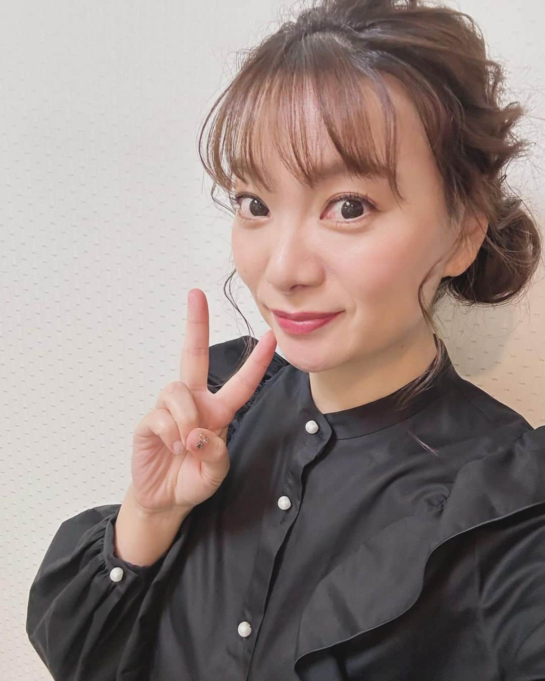 保田圭さんのインスタグラム写真 - (保田圭Instagram)「今日のお仕事終わりました🎶  番組に出演させて頂くと 共演者の皆様のすごいトークを目の当たりにして 『あそこもう少しこうすればよかった💦』と 反省の連続🍀  昨日のコンサートの感想書きたかったのだけど これから息子のお迎え行ったりと 少しバタバタしそうなので またゆっくり書きますね☺️💕  今日はふくちゃんの卒業式✨ 会場には行けなかったけど 素敵な卒業式になるよう祈ってます❤️🩵💜」11月29日 19時38分 - keiyasuda1206