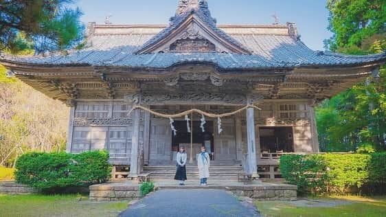 西潟茉莉奈さんのインスタグラム写真 - (西潟茉莉奈Instagram)「. . 牛尾神社⛩️ カメラマンさんにとっていただいた素敵なお写真😭✨ . . #牛尾神社　#SADOプライド　#佐渡観光応援公式サポーター#佐渡」11月29日 20時09分 - marina_1016.n