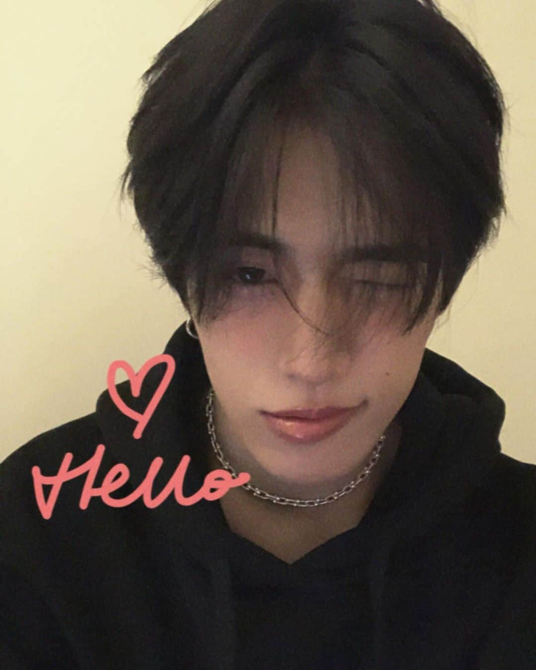 しゅんのインスタグラム：「𝓗𝓮𝓵𝓵𝓸 ❤️  #tiktok #douyin #tiktokjapan #douyinchina #reels #reelsinstagram #帥哥 #viral #china #douyintiktok #douyin #douyinboy」