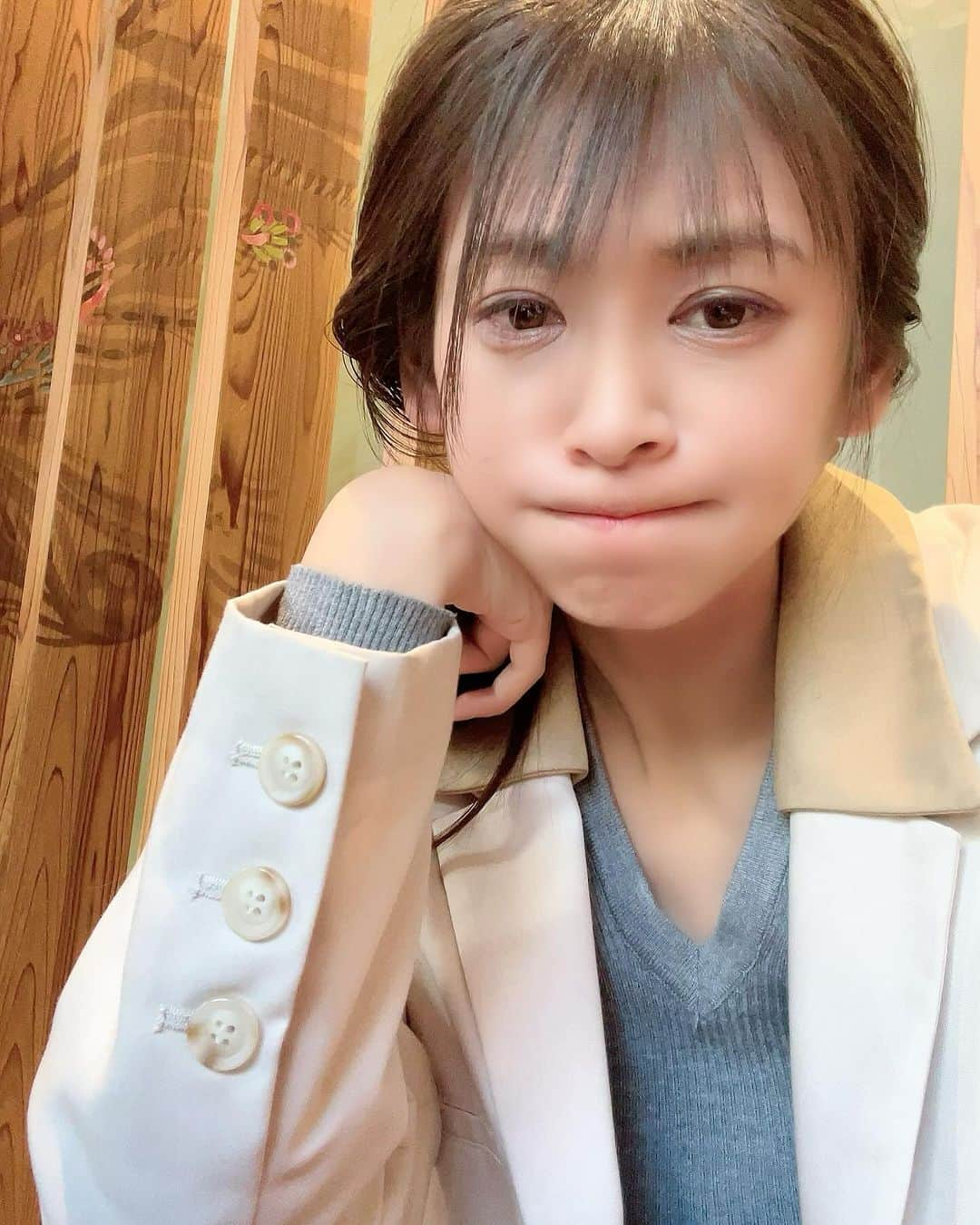 小阪有花（小阪由佳）のインスタグラム：「YouTube今日からバラエティ風になります！ 年内公開の自分との約束果たせたものの、投稿続けるってすごい！ みんなすごい尊敬です！！  #YouTube #小阪由佳 #グラビア #芸能事務所 #女経営者」