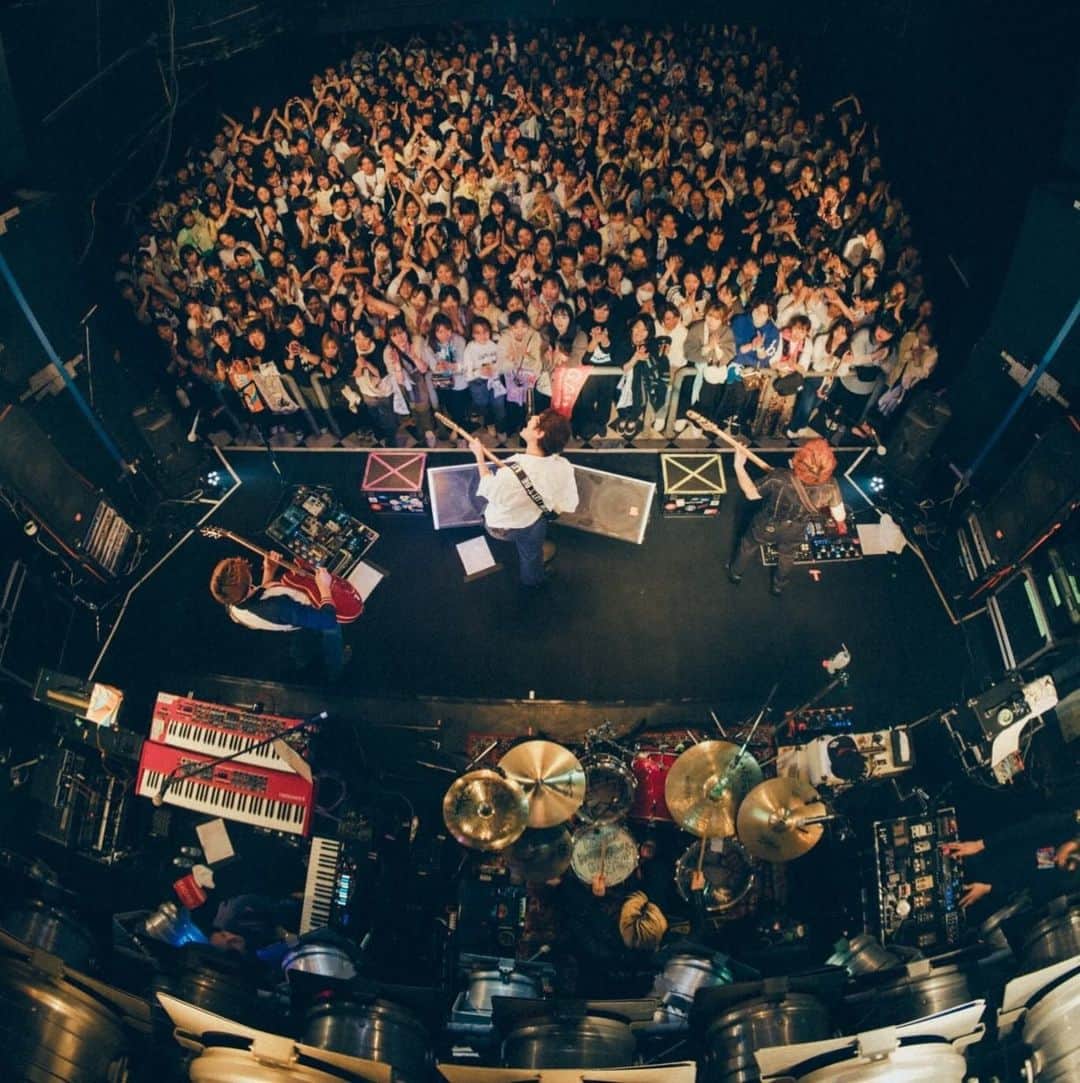 ジェットセイヤのインスタグラム：「THANK YOU!!🤘🥁🔥 #DREAMS tour 2023.11.27 Oita Drum Be-0 @go_go_vanillas_official photographer @renzo1101」
