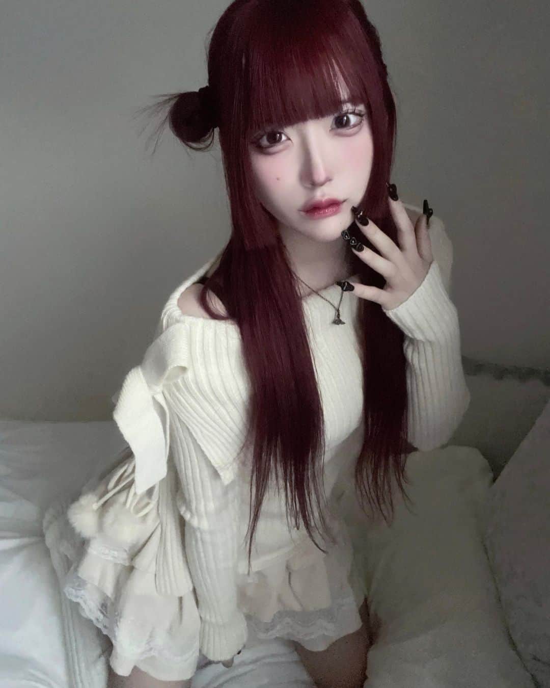 天羽てゃむさんのインスタグラム写真 - (天羽てゃむInstagram)「@select_coco8 さんのセットアップ♡ オフショルニットでウエスト細見えするしスカートフリルいっぱいで形もかわいくてこれからの冬これ着てたら好きになる女の子おすすめ👧🏻  #pr」11月29日 20時29分 - chuxx0_