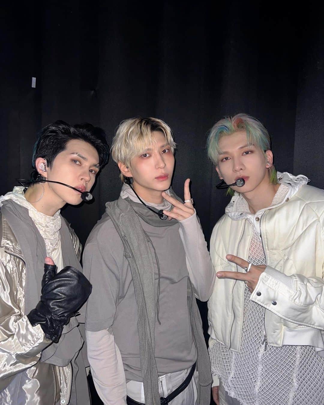 VIXXのインスタグラム：「- [20231129] NAVER NOW. #NPOP  별빛 심장 제대로 저격하는 우리 빅스 오늘도 빅스라 쓰고 레전드라고 읽기 🤭  #빅스 #VIXX #CONTINUUM #Amnesia」