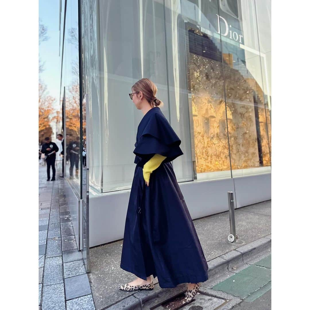 栗原佐知子さんのインスタグラム写真 - (栗原佐知子Instagram)「✴︎ ワンピースみたいに着るのがお気に入りのコート💙 （中にチュールスカートを穿いてボリューム出しています✨） . . #outfit #fashion #ootd #coordinate #instafashion #mylan #blamink #drawer #hermes #dior #eyevan #コーディネート #コーデ #今日のコーデ #ファッション #秋コーデ」11月29日 21時01分 - sachiko__kurihara