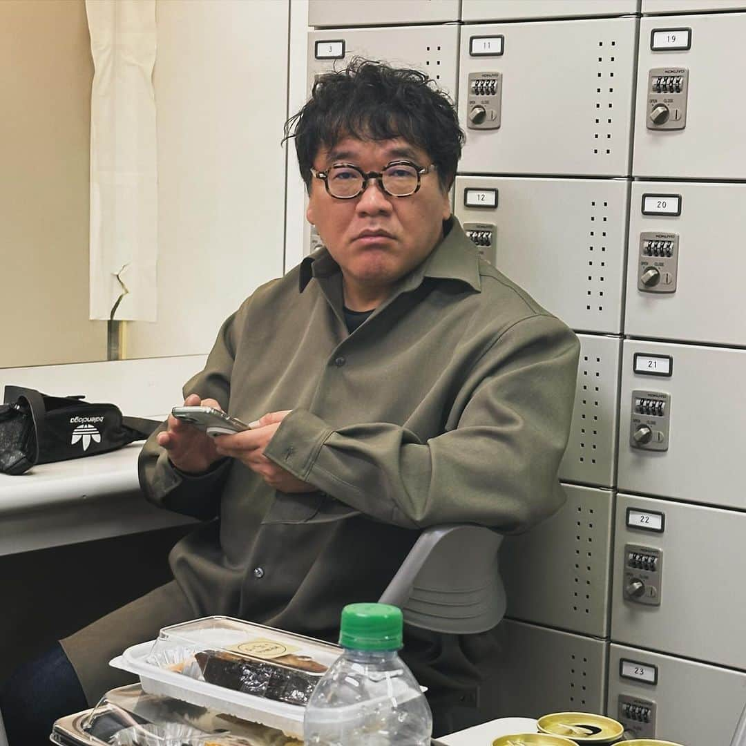 マッコイ斉藤のインスタグラム：「竹山会長疲れたみたいです。」