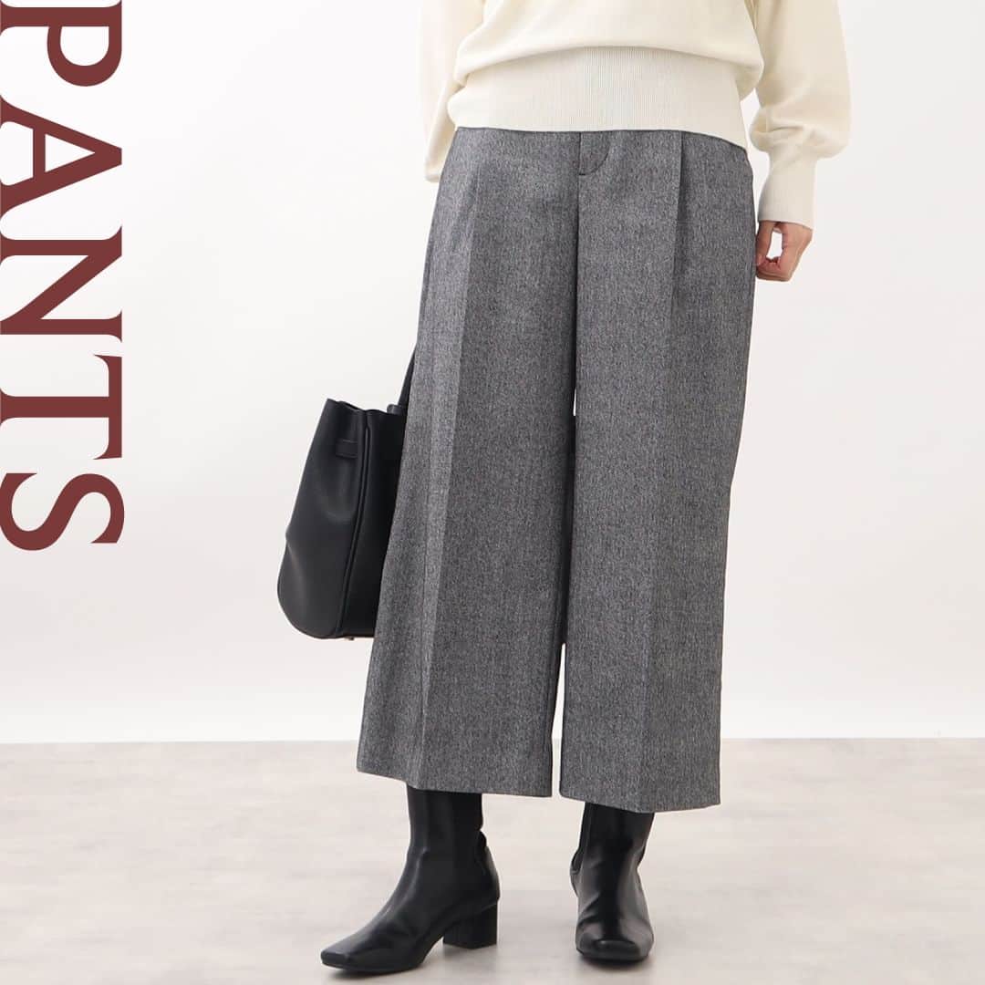Reflect リフレクトのインスタグラム：「| 人気パンツ3選 |  冬ボトムのパンツの中から人気のパンツを PICK UPしてご紹介します。  『キレイめツイードワイドパンツ』  センタープレス入りのキレイめワイドクロップドパンツ。  定番のワイドクロップドシルエットですが、 今年はワイドトレンドの流れから少し裾幅を広めの シルエットに進化しており、マニッシュなツイードが より今年らしい印象のパンツです。  ｜商品情報｜ キレイめツイードワイドパンツ No.101-67551｜¥20,900(taxin)  ▼プロフィール@reflect_kobe_officialより、 公式サイトページにリンク頂けます。  #reflect #リフレクト」