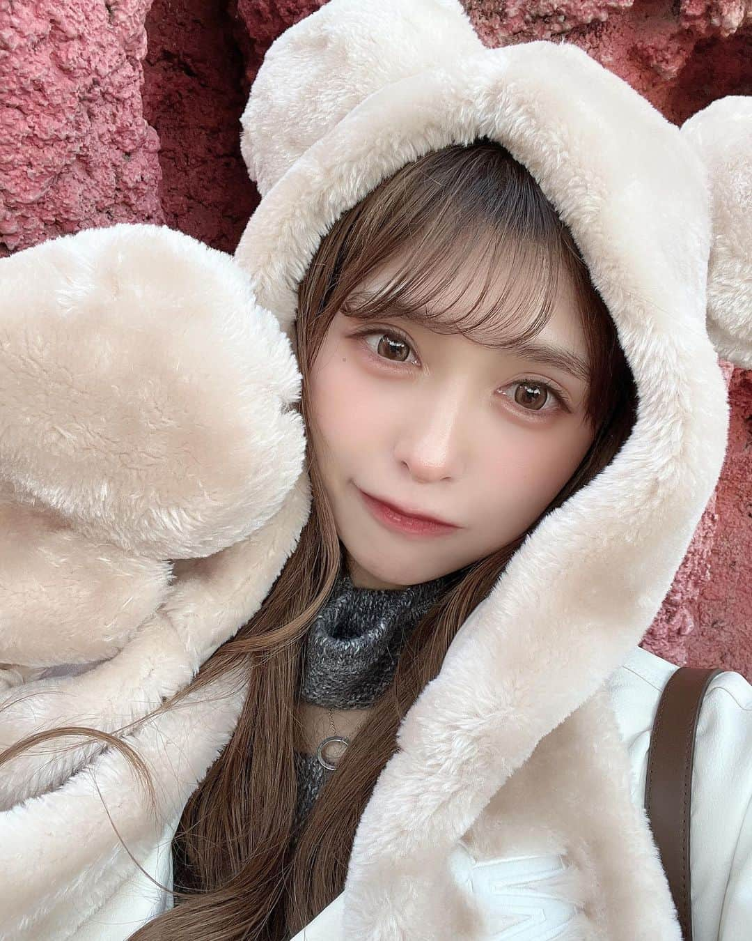 渋谷佳子さんのインスタグラム写真 - (渋谷佳子Instagram)「2023.11.29 ＊ 初めてディズニーで 被り物系買った🏰💭🐭 ＊ ＊」11月29日 21時00分 - nuuuun___01