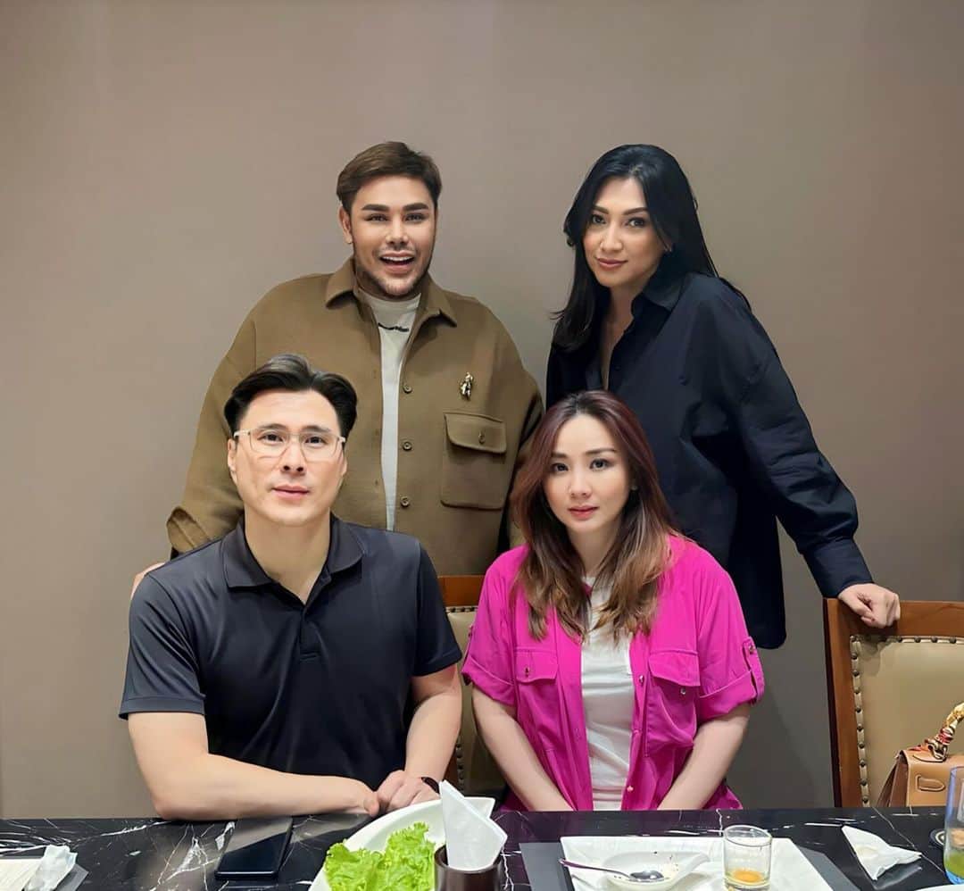 Ivan Gunawanのインスタグラム：「Super HOT  early  dinner 🌶️🌶️🌶️」