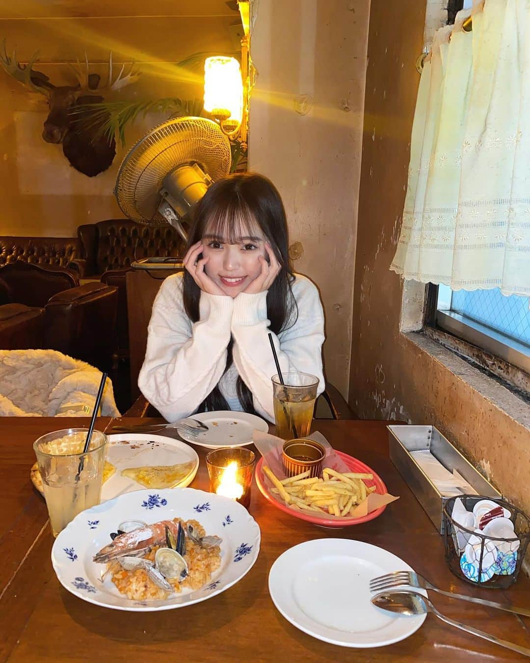 大塚萌香さんのインスタグラム写真 - (大塚萌香Instagram)「． お洒落なカフェ行ってきた🍽️ どれも美味しすぎたの~❤️  ちなみにお料理全部くるの待ちきれなくて食べかけ笑  ノーマルだけど盛れたから見て^_^  Photo by 親友ちゃん♡  ． ． ．  #都内カフェ #渋谷カフェ #カフェ巡り #iphonecamera #normal」11月29日 21時20分 - moka_otsuka