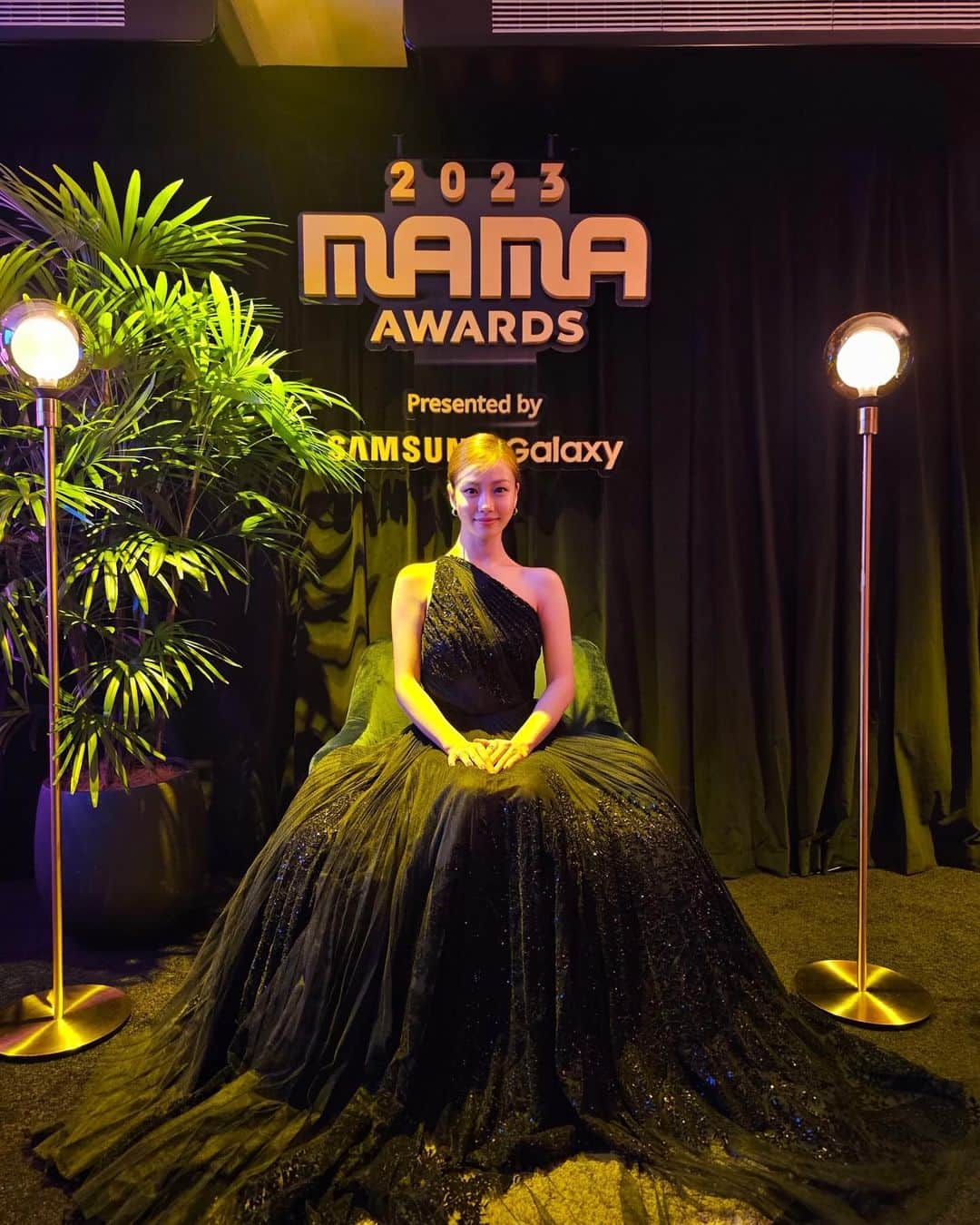 コ・ミンシのインスタグラム：「#2023MAMAAWARDS 🏆 수상하신 모든 아티스트 분들 축하드립니다 :)」