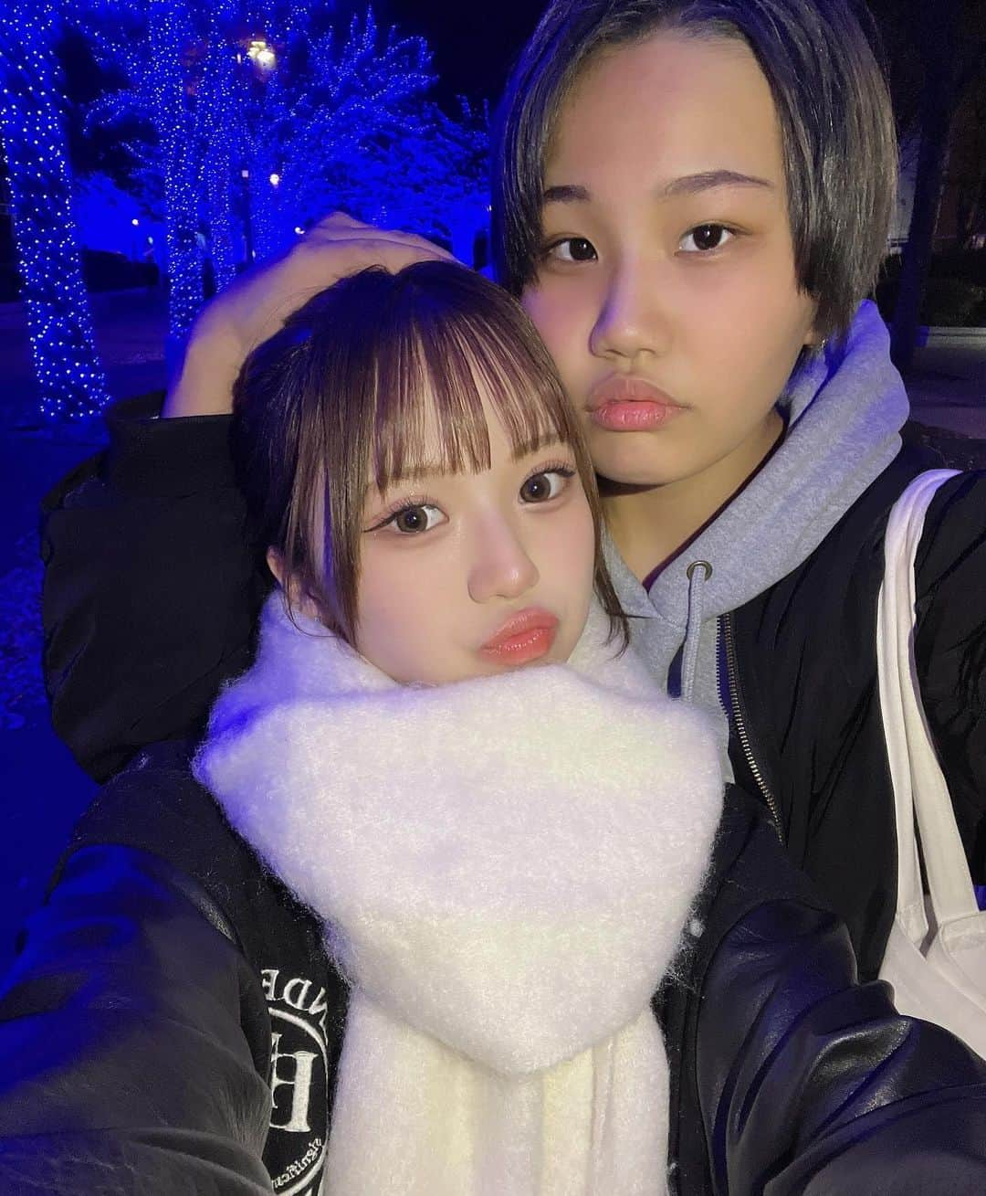 みつきなんだよねさんのインスタグラム写真 - (みつきなんだよねInstagram)「青の洞窟ちょー綺麗だた🩵💙  右の子も女の子だよ🎀」11月29日 21時20分 - _m12kidayo