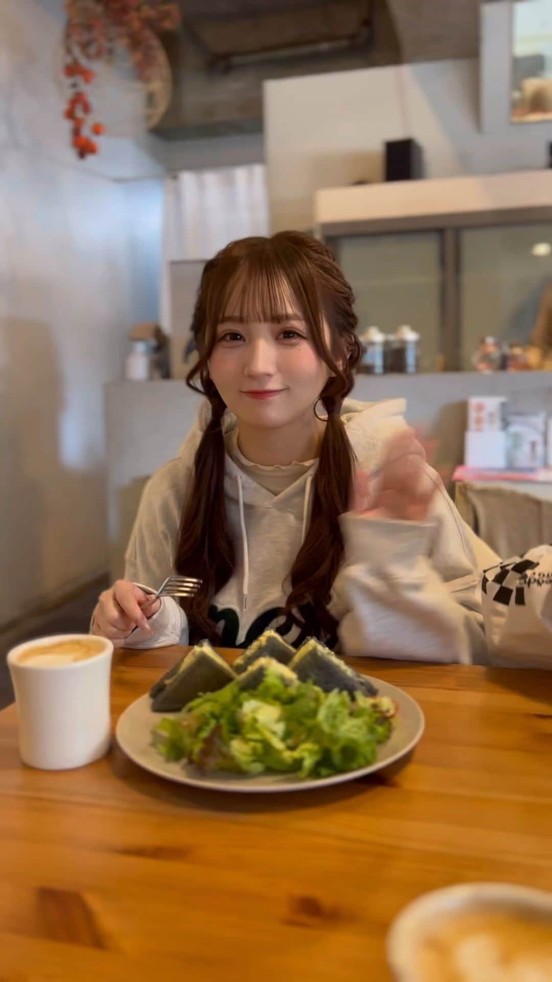小川奈々子のインスタグラム：「夜だけどおはよ〜👋🏻‪」