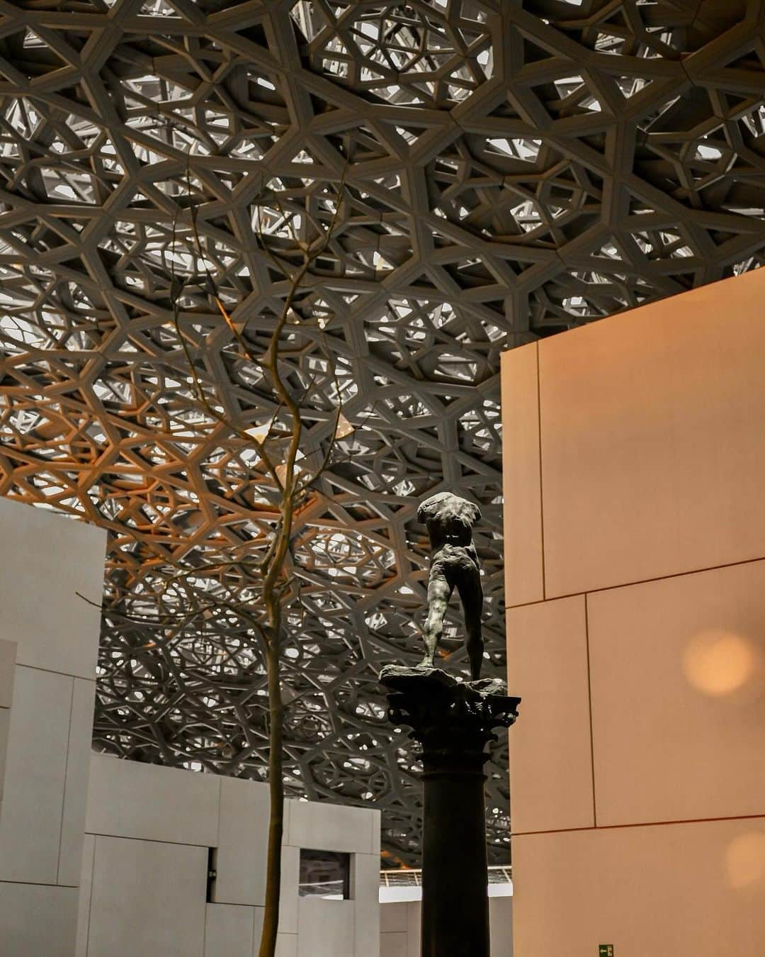 黃家怡（Bonnie C. Huang）さんのインスタグラム写真 - (黃家怡（Bonnie C. Huang）Instagram)「Louvre Abu Dhabi 🌅 #louvreabudhabi」11月29日 21時22分 - bonnie.huang