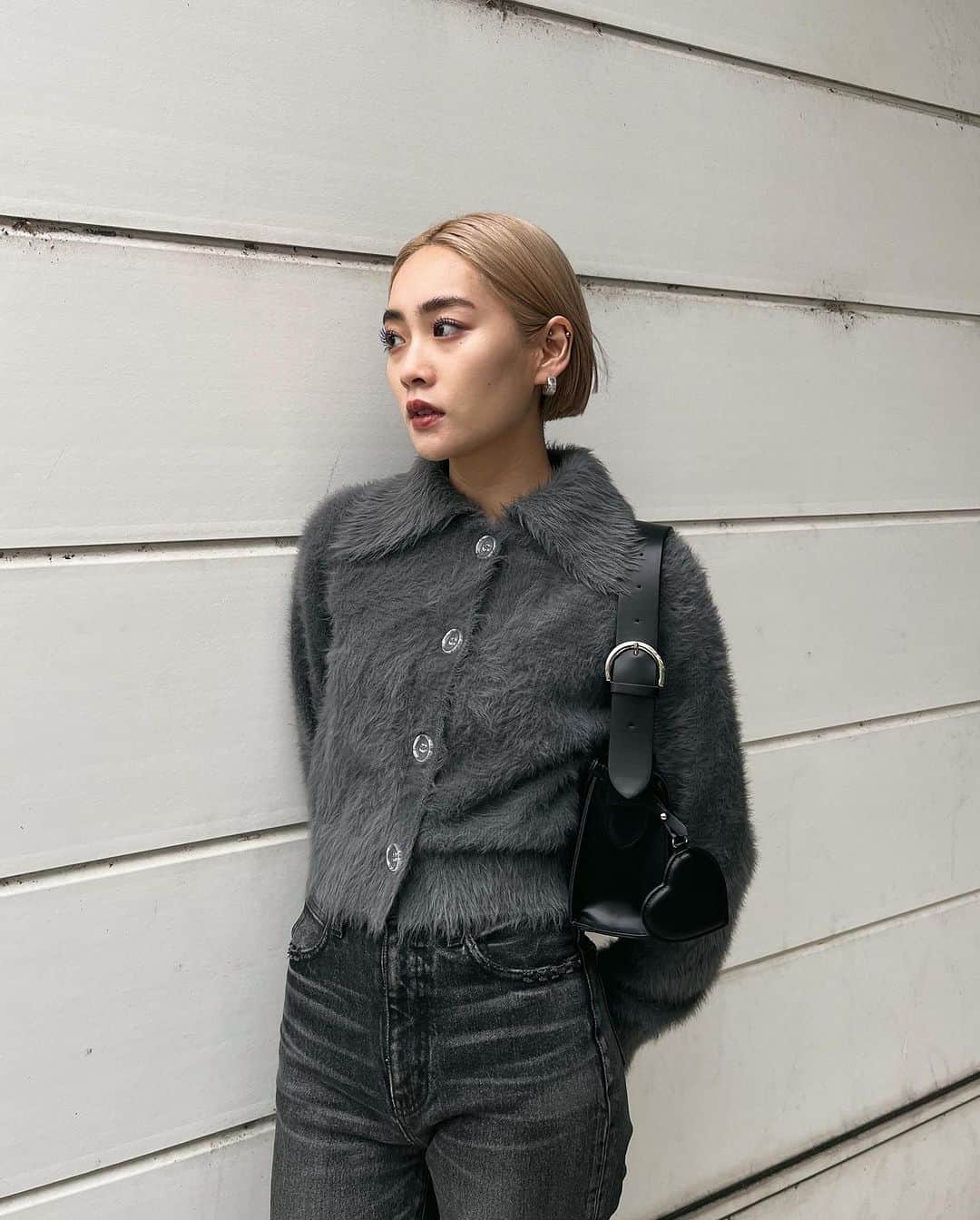 MOUSSY SNAPさんのインスタグラム写真 - (MOUSSY SNAPInstagram)「#MOUSSYSNAP @reina___4 158cm LAZONA KAWASAKI STAFF / ラゾーナ川崎店スタッフ  ・FEATHER YARN KNIT SHIRT(010GAS70-6180) ・MVS BLACK FLARE(010GAA12-1720) ・LANDSCAPE BAG(010GAT51-5970) ・POINTED SHORT BOOTS(010GA652-5750) 全国のMOUSSY店舗／SHEL'TTER WEBSTORE／ZOZOTOWNにて 発売中。  #MOUSSY #MOOUSSYJEANS」11月29日 21時24分 - moussysnap