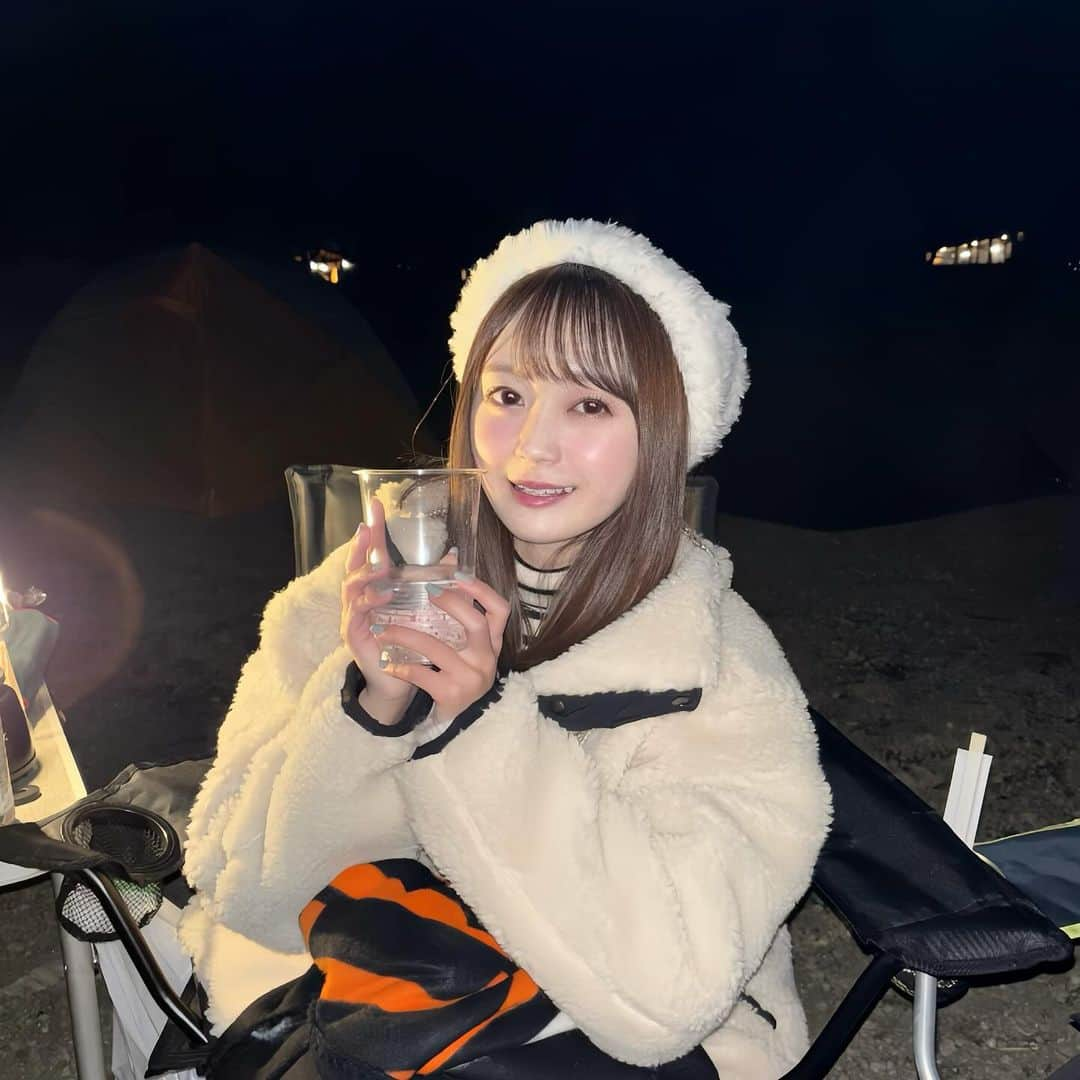 樋渡結依のインスタグラム：「初キャンプに行ってきたよ🏕️❣️ これでキャンプ女子デビューだ🤭！(なんてね笑)  自然の中で食べるキャンプ飯があんなに美味しいとは🤤！ 空気も澄んでいて、星空も凄く綺麗だったよ〜🌌　 My寝袋も買ったのでまた行きたいな〜😆笑  #キャンプ女子  #初キャンプ  #キャンプ飯最高  #ホタテ が食べれるようになりました(笑)  #癒しの空間 🫶 #子役友達 のあみちゃんと☺️ #camp #campgirls #japanesecamp   ＊アウトドア好き？」