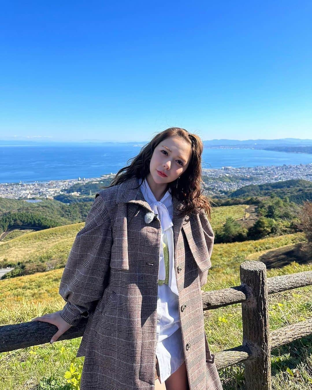 村重杏奈さんのインスタグラム写真 - (村重杏奈Instagram)「📺のお衣装🤓 今月もいっっっっぱいお仕事がんばりました！えらい！」11月29日 21時33分 - hktanna4848